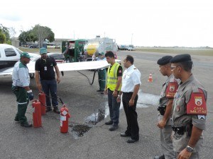 Casa Militar participa de Simulação de Acidente em Abastecimento de Aeronave Casa Militar participa de Simulação de Acidente em Abastecimento de Aeronave