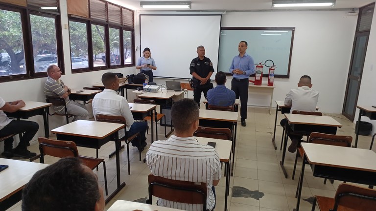 ESPEP e Casa Militar do Governador da Paraíba Realizam Curso de Direção Defensiva e Evasiva para Condutores Militares e Civis ESPEP e Casa Militar do Governador da Paraíba Realizam Curso de Direção Defensiva e Evasiva para Condutores Militares e Civis