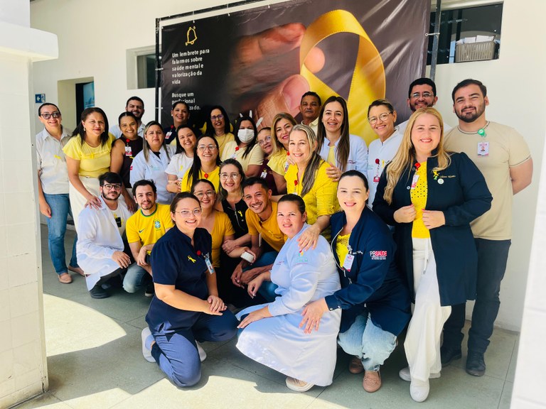 Equipe do Hospital de Patos que está desenvolvendo as atividades do Setembro Amarelo.jpg