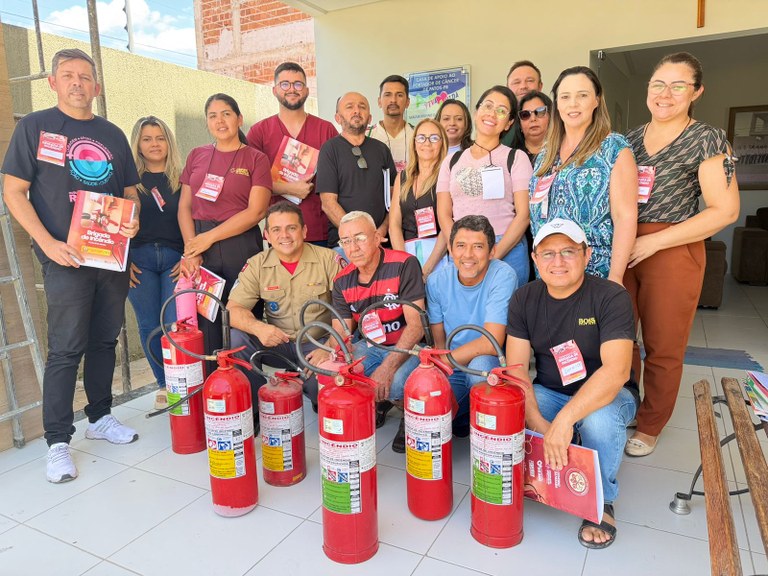 Uma das tirmas de novos brigadistas do Hospital de Patos.jpeg