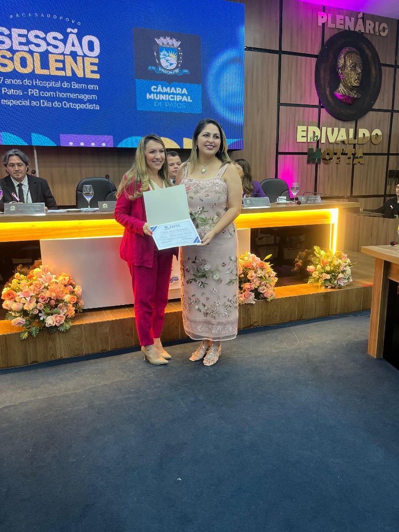 A médica Nayarah Xavier também foi homenageada.jpg