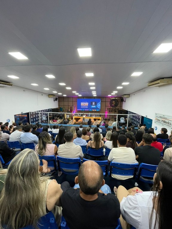 A sessão foi bastante prestigiada.jpg