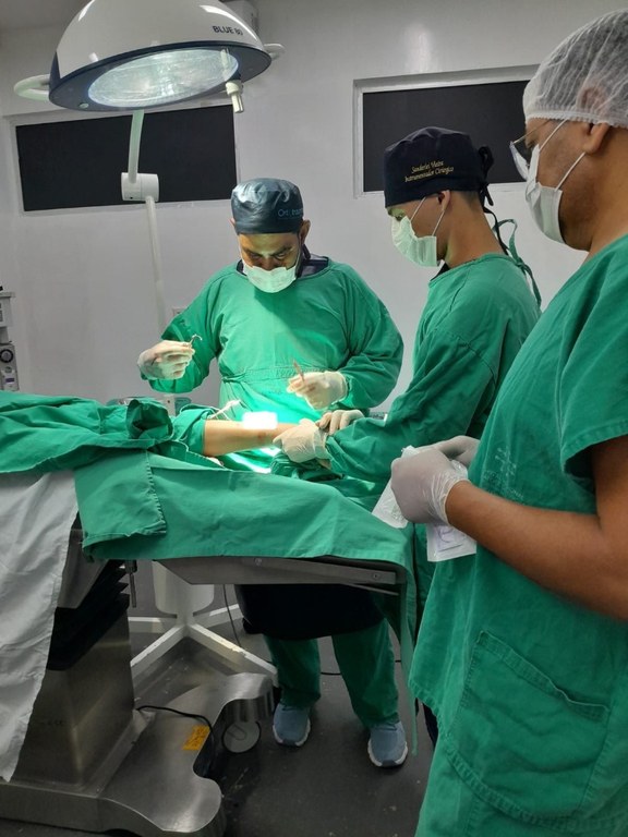 Uma das 2.751 cirurgias realizadas no Hospital de Catolé em 2025.jpg