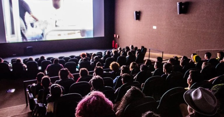cine-bangue-thercles-silva.jpg