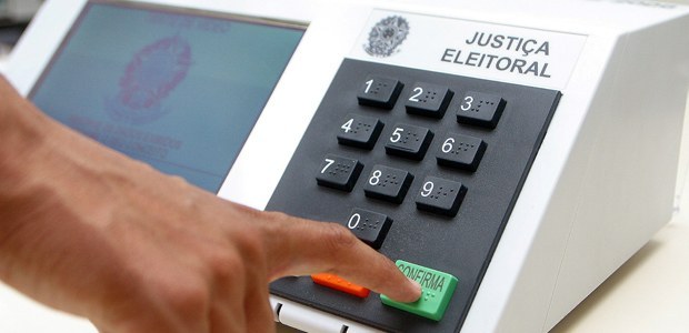 urna eletrônica.jpeg urna eletrônica.jpeg
