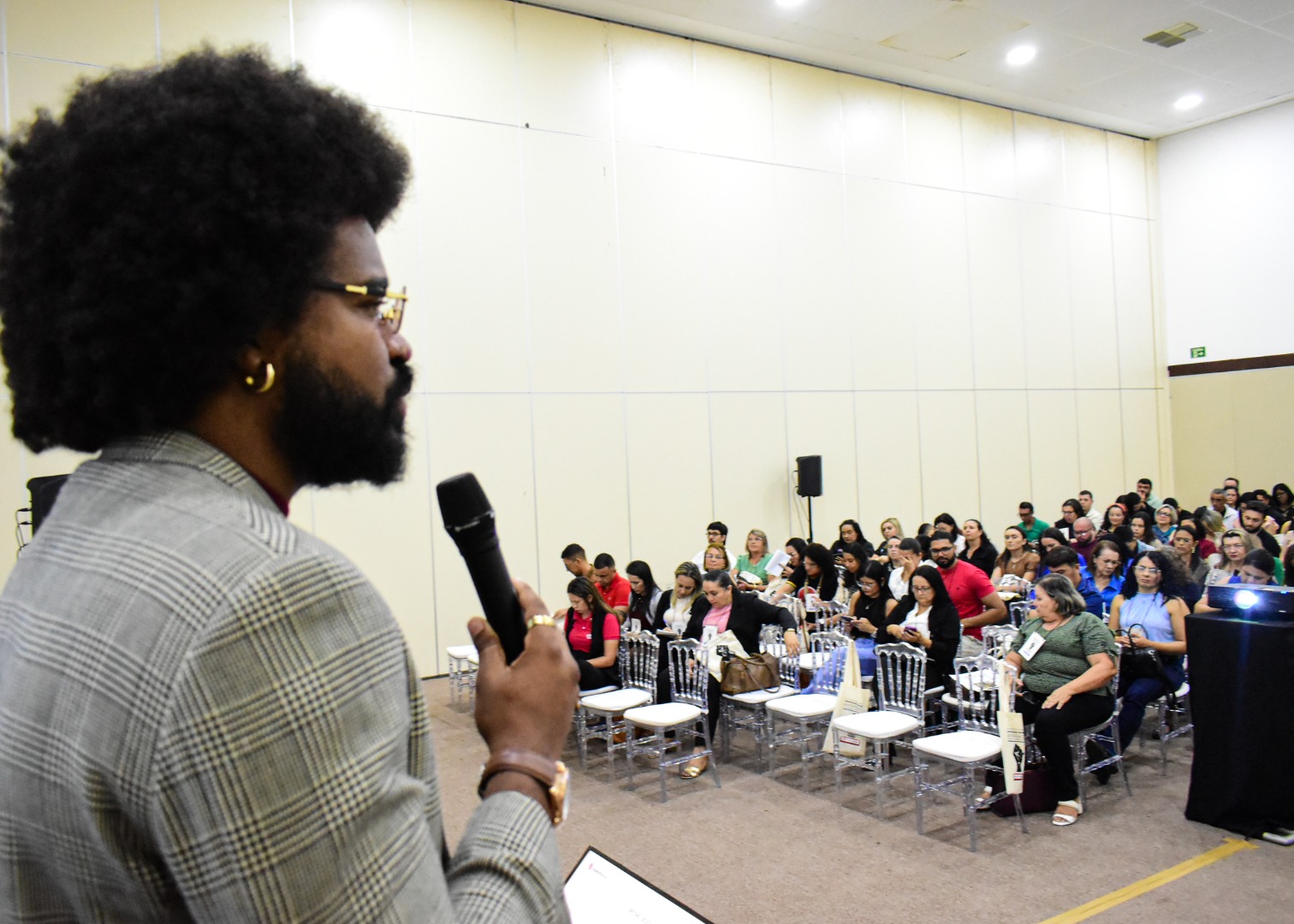 19_09_2025 palestra anti racista fotos Rizemberg (142).jpg