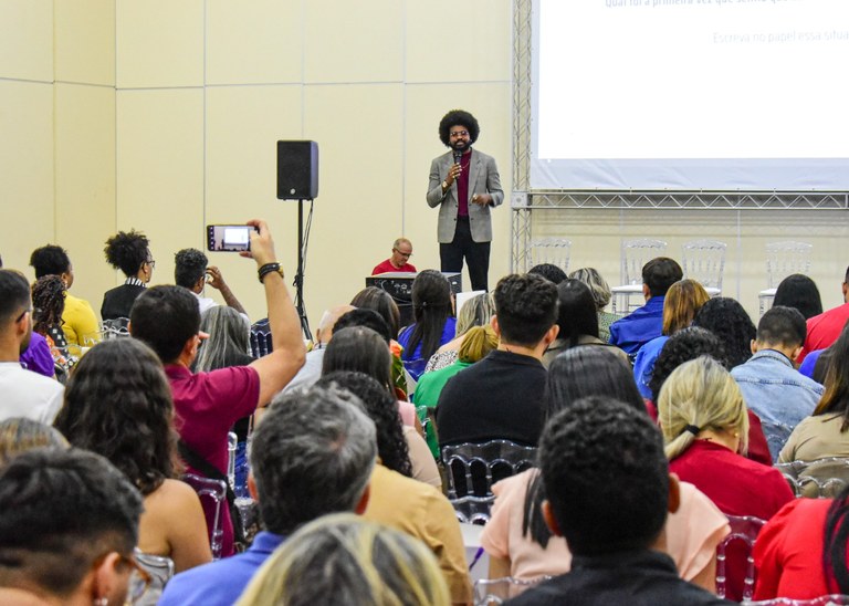 19_09_2025 palestra anti racista fotos Rizemberg (150).jpg