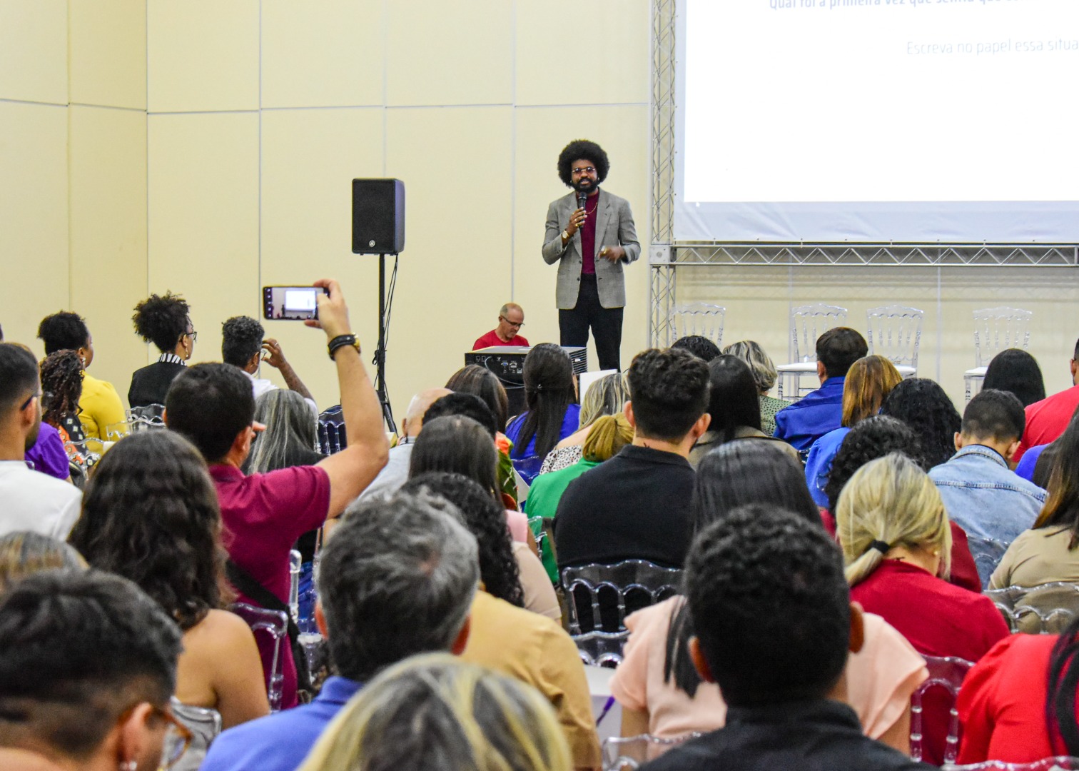 19_09_2025 palestra anti racista fotos Rizemberg (150).jpg