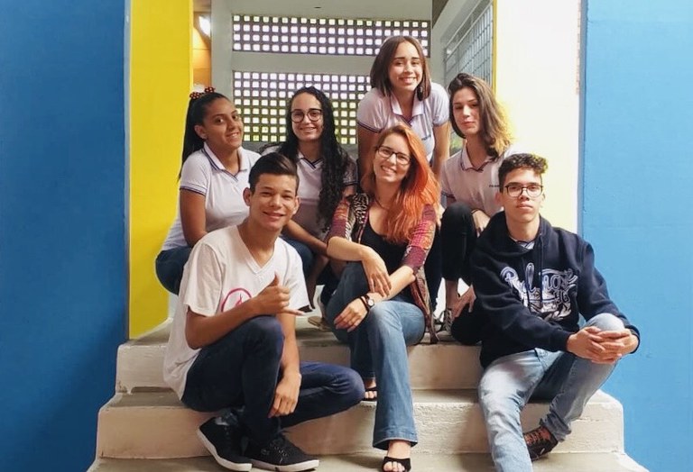 Equipe da Escola Estadual de Ensino Fundamental e Médio Poetisa (2) em CG.jpg Equipe da Escola Estadual de Ensino Fundamental e Médio Poetisa (2) em CG.jpg