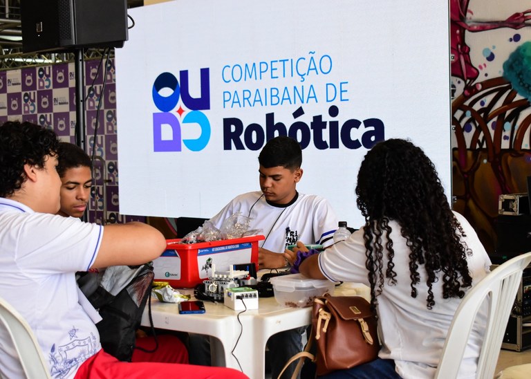 11_08_2025 campeonato de robotica fotos Rizemberg (8).jpg