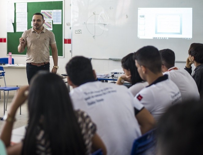 foto professor.jpg foto professor.jpg