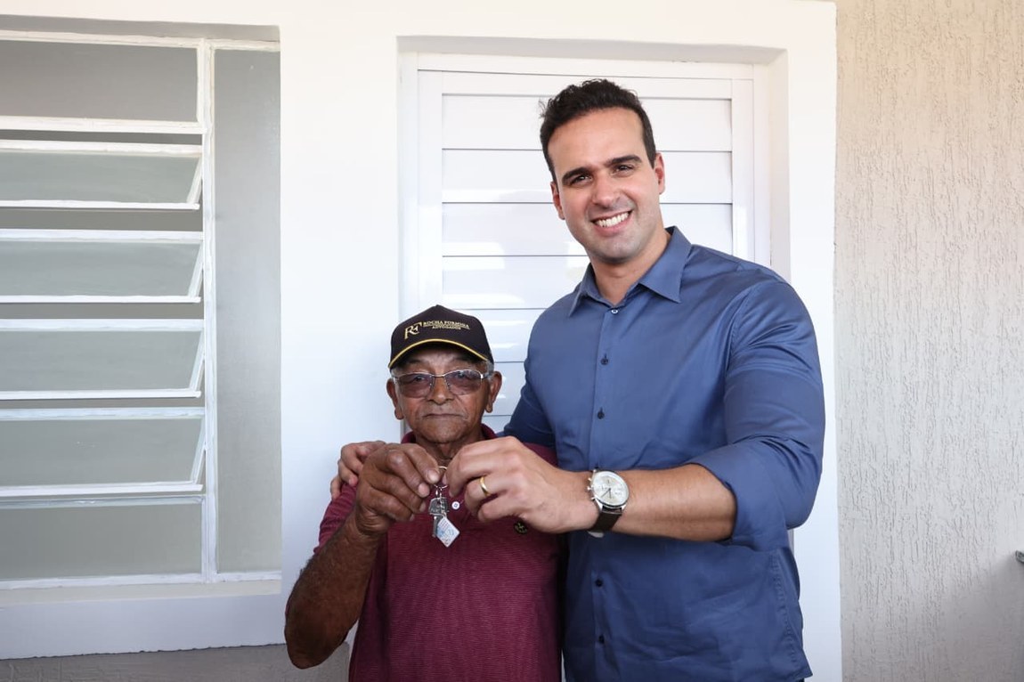 Governador Lucas Ribeiro entrega Cidade Madura de Catolé do Rocha e assina ordem de serviço do Centro Poliesportivo de São Bento