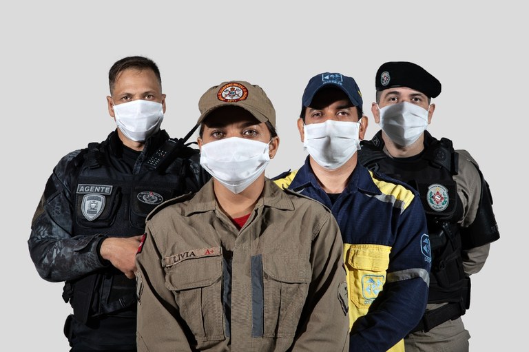 policiais.jpg policiais.jpg