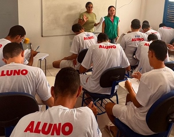 Educação nas prisões.jpeg