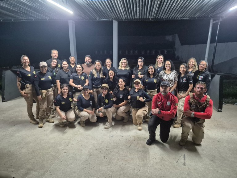 curso-armamento-e-tiro-para-mulheres-1.jpg