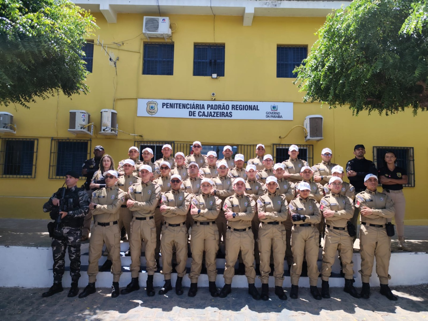 Alunos da Polícia Militar de Cajazeiras visitam o Presídio Padrão_1.jpg