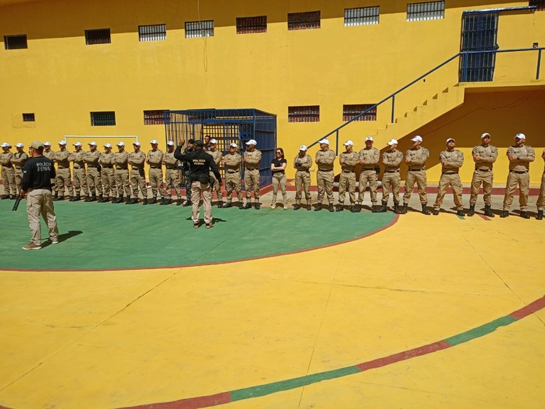 Alunos da Polícia Militar de Cajazeiras visitam o Presídio Padrão_7.jpg