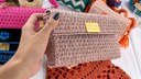 Bolsas em crochê confeccionadas por reeducandos da cadeia de Pombal_destaques em exposições_1.jpg