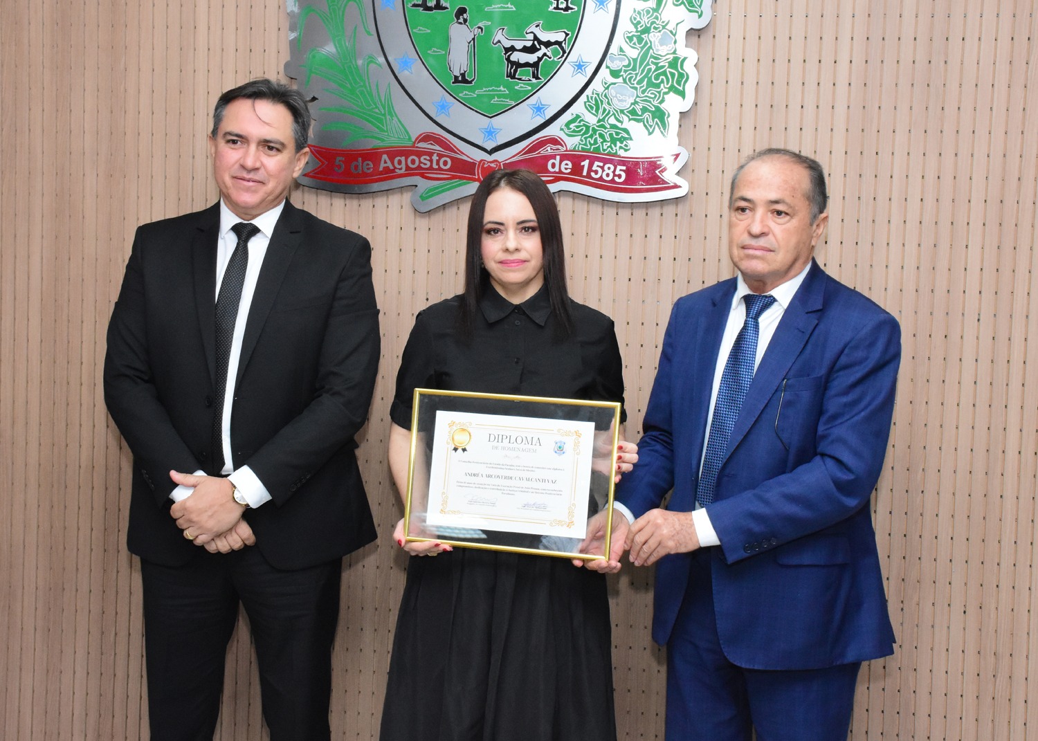 Conselhos Penitenciário e de Coordenação Penitenciária da Paraíba homenageiam a juíza Andréa Arcoverde pelos 10 anos à frente da VEP da Capital_2.jpg