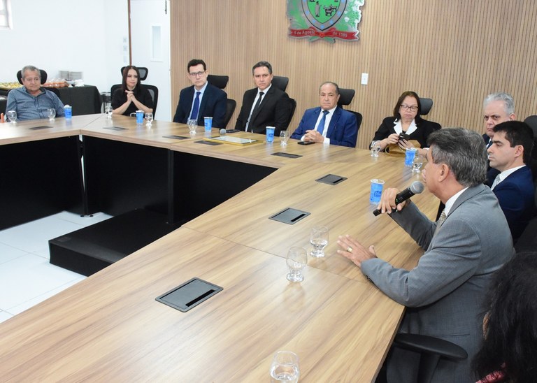 Conselhos Penitenciário e de Coordenação Penitenciária da Paraíba homenageiam a juíza Andréa Arcoverde pelos 10 anos à frente da VEP da Capital_3.jpg