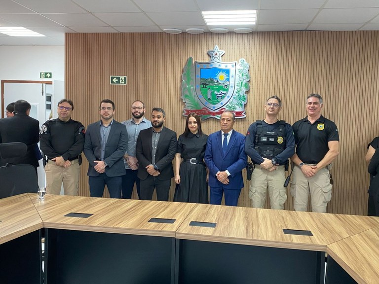 Conselhos Penitenciário e de Coordenação Penitenciária da Paraíba homenageiam a juíza Andréa Arcoverde pelos 10 anos à frente da VEP da Capital_8.jpg