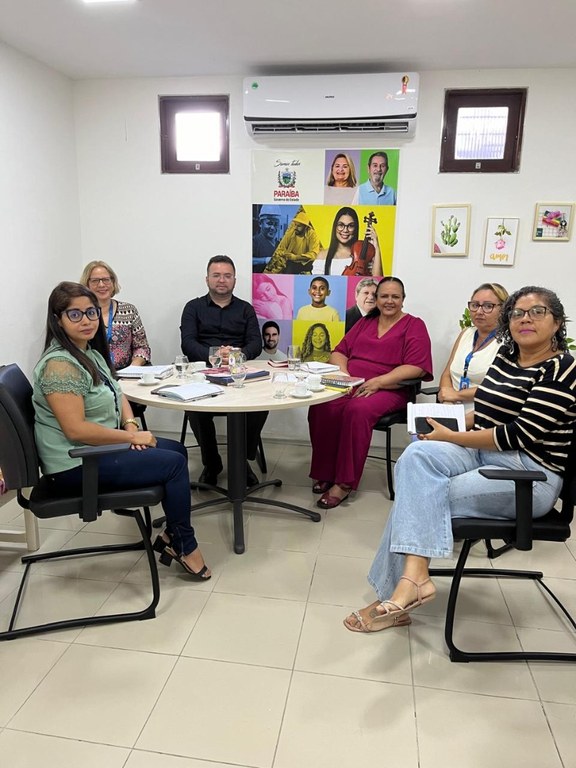 reunião no Escritório Social JP com a secretária Lídia Moura.jpeg reunião no Escritório Social JP com a secretária Lídia Moura.jpeg