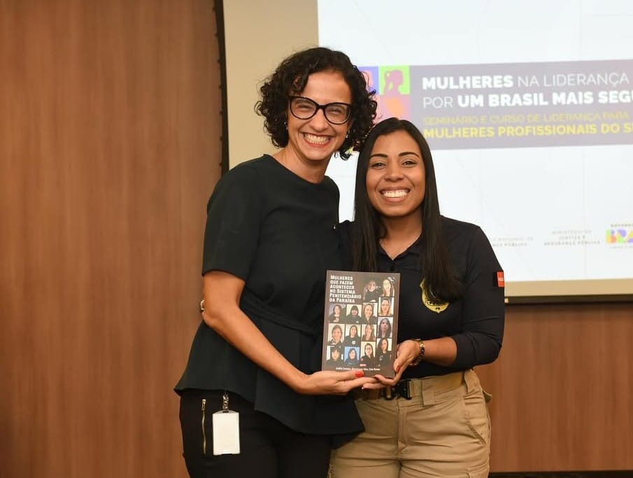 livro mulheres que fazem acontecer no sistema penitenciário da Paraíba_6.jpg