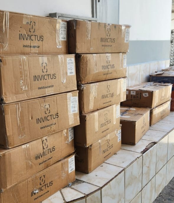Projeto Castelo de Bonecas recebe doação de fardamentos da Polícia Militar_6.jpg