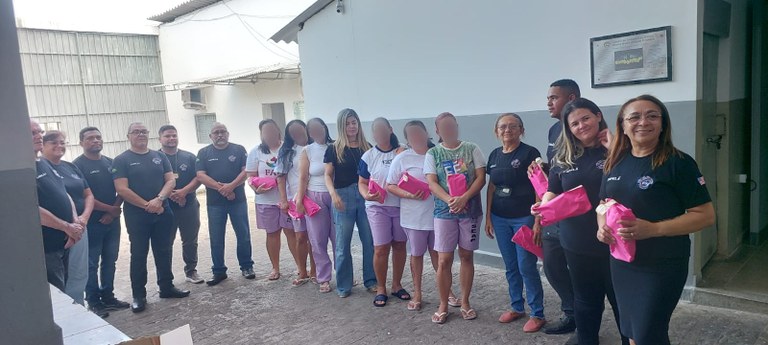 Reeducandas do Júlia Maranhão recebem kit de higiene pessoal.jpeg