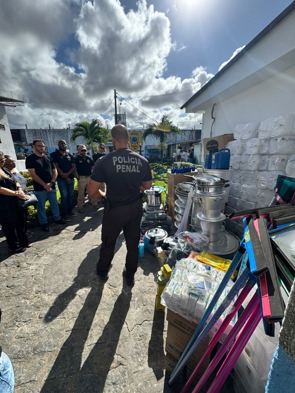 Seap-PB entrega kits de higiene e utensílios de cozinha para a Penitenciária Sílvio Porto_10
