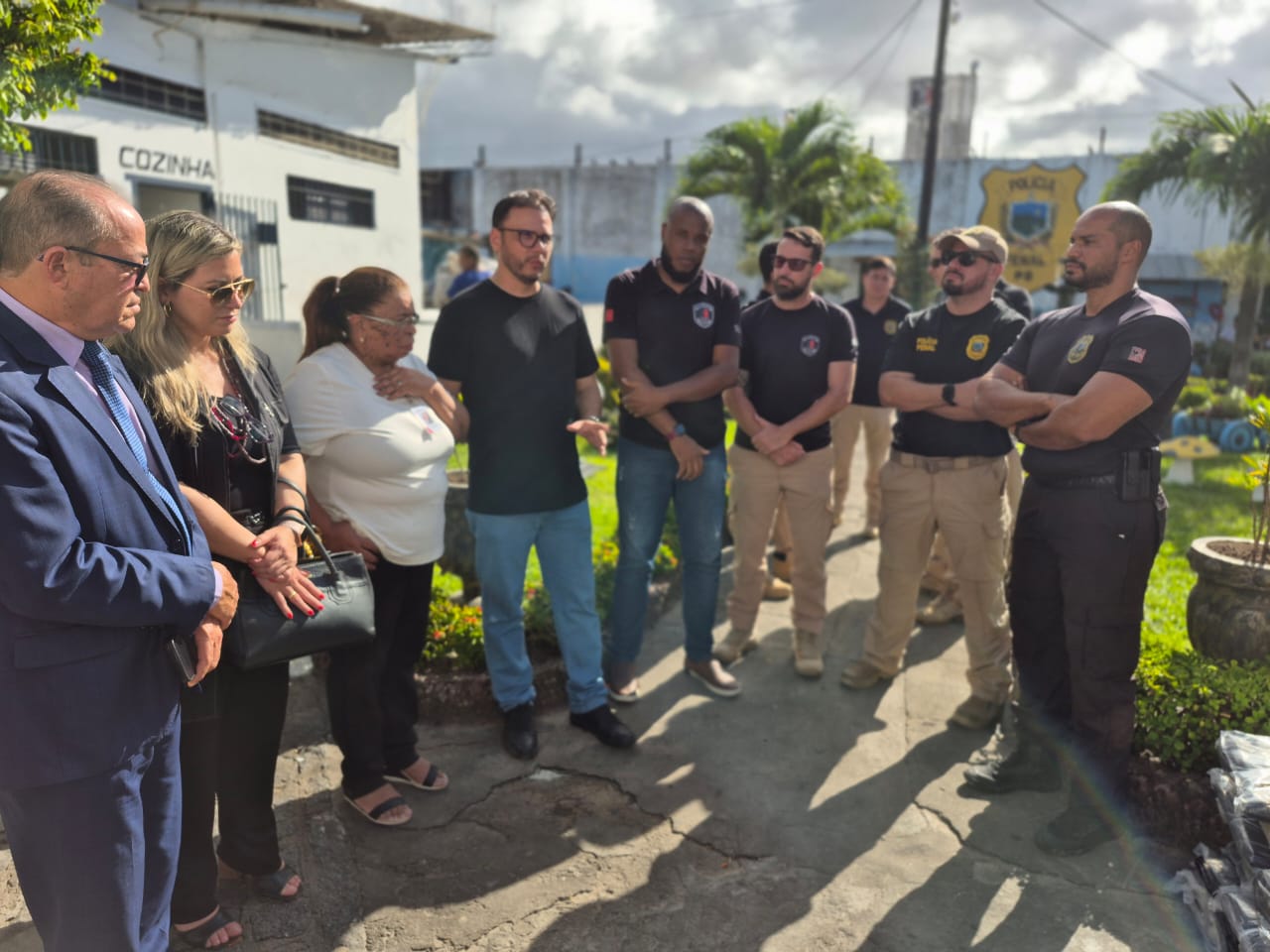 Seap-PB entrega kits de higiene e utensílios de cozinha para a Penitenciária Sílvio Porto_14.jpg