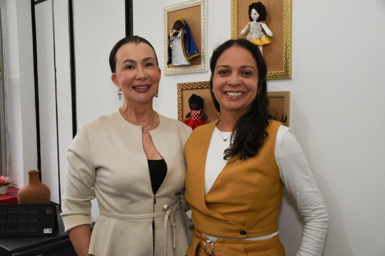 luciana e amiga.jpeg