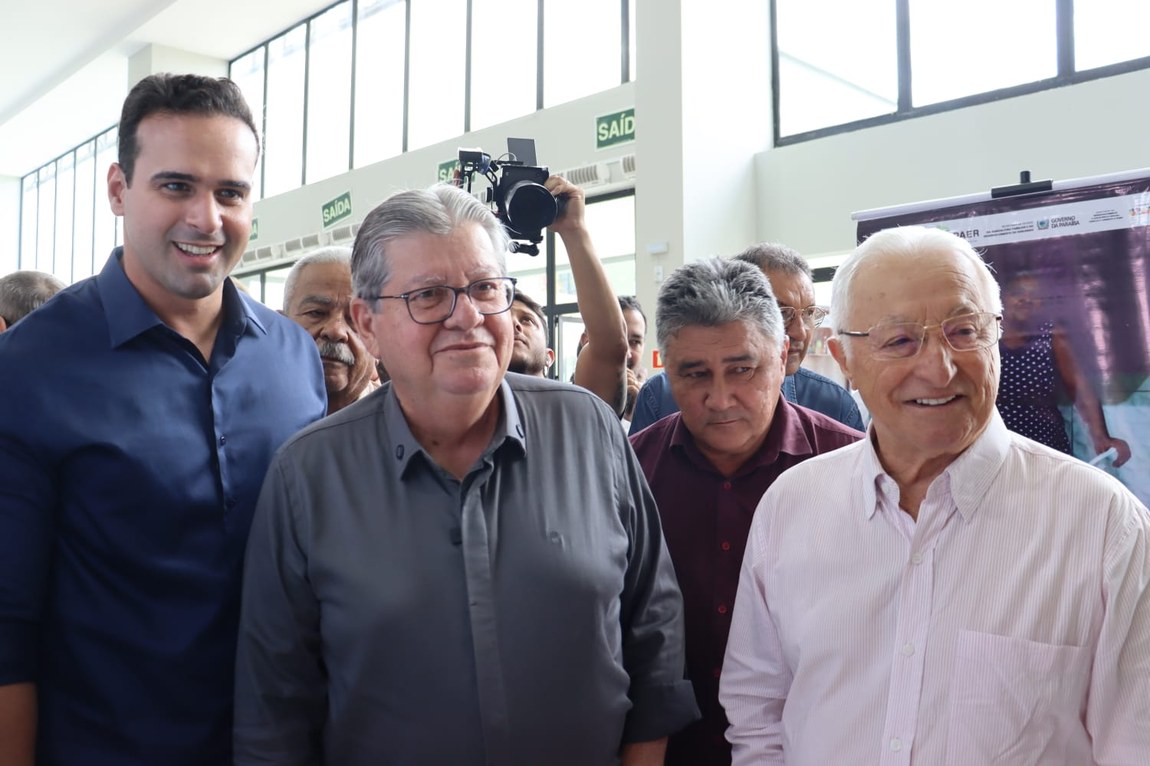 João Azevêdo apresenta resultados do Programa Incluir Paraíba durante solenidade em Campina Grande nesta segunda