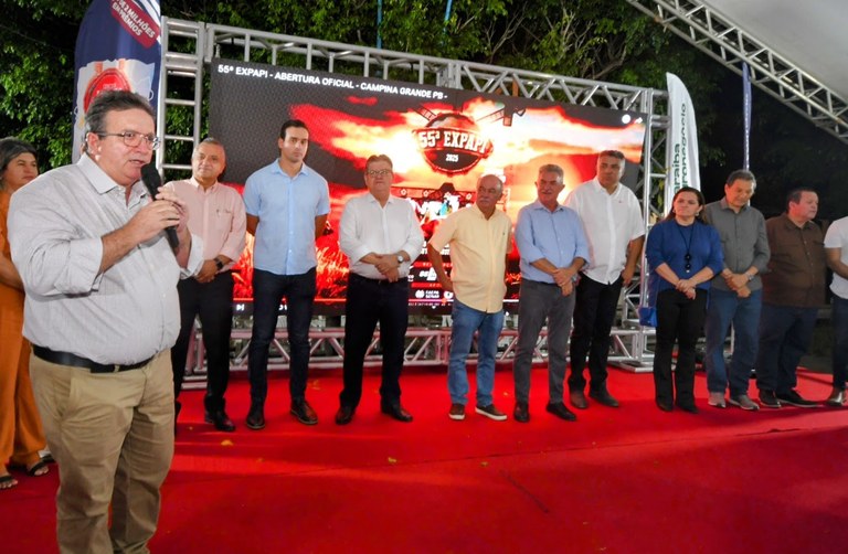 Secretário Joaquim Hugo e o governador João Azevêdo Expapi.jpg