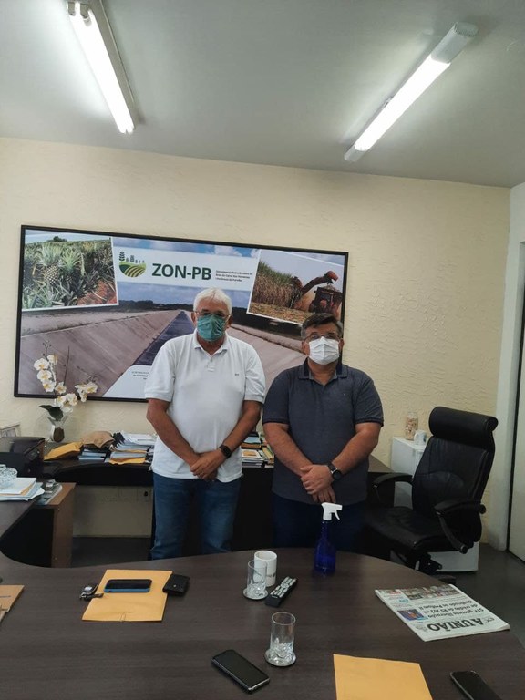 Secretário Efraim Morais e o Prefeito de Caaporã Kiko Monteiro Secretário Efraim Morais e o Prefeito de Caaporã Kiko Monteiro