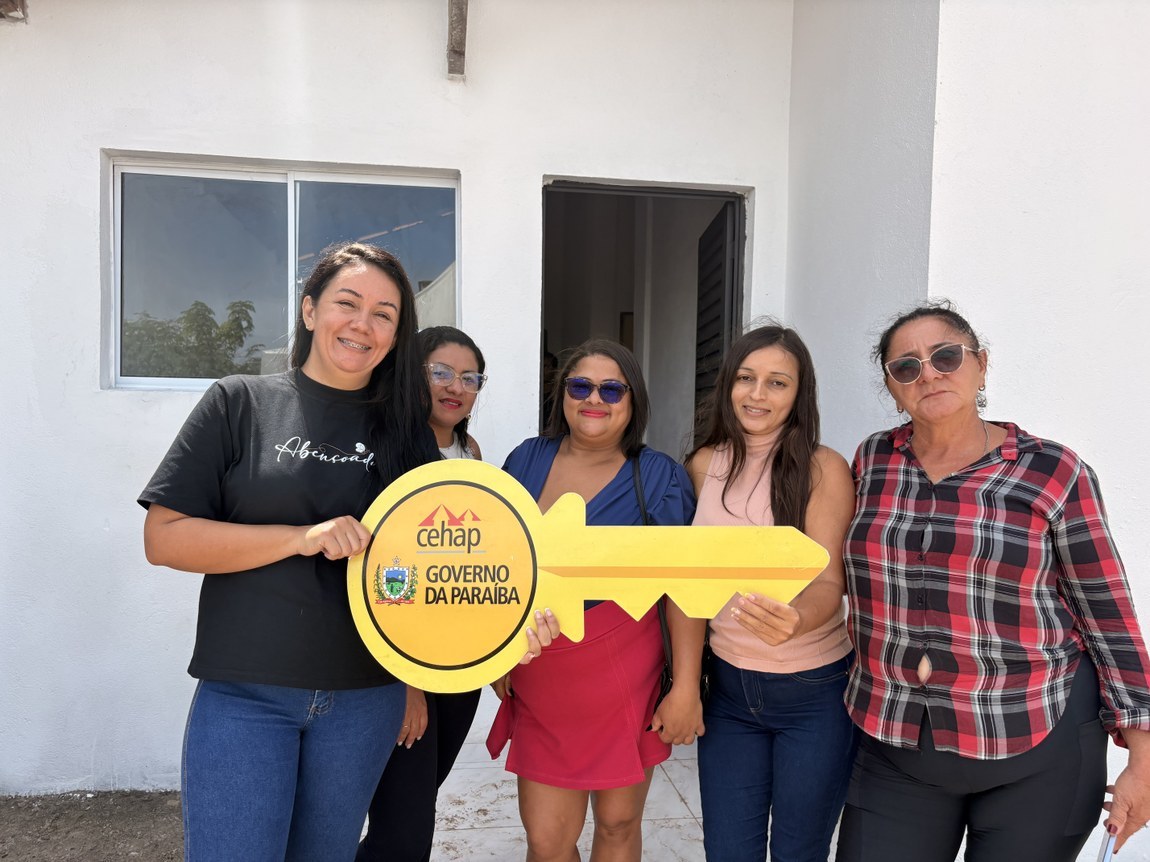 Governo entrega casas do Programa Parceiros da Habitação em Cabedelo