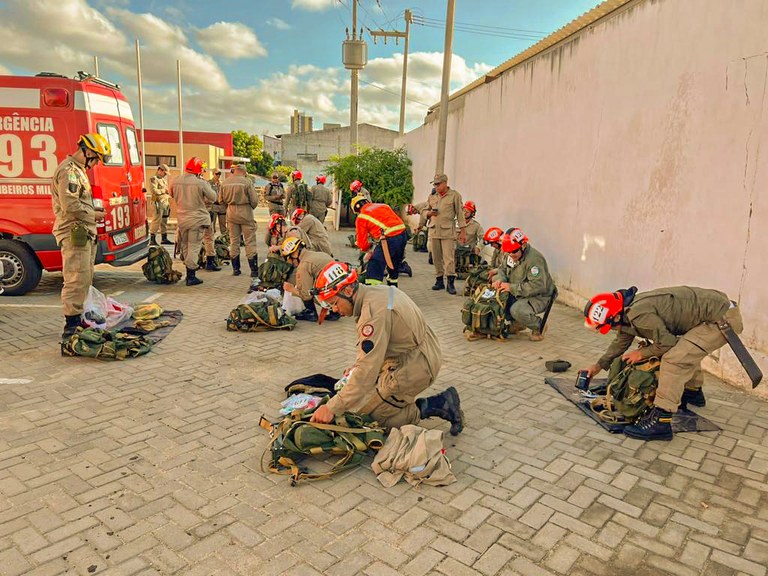 SEMAS participa de treinamento de combate a incêndios florestais em Patos SEMAS participa de treinamento de combate a incêndios florestais em Patos