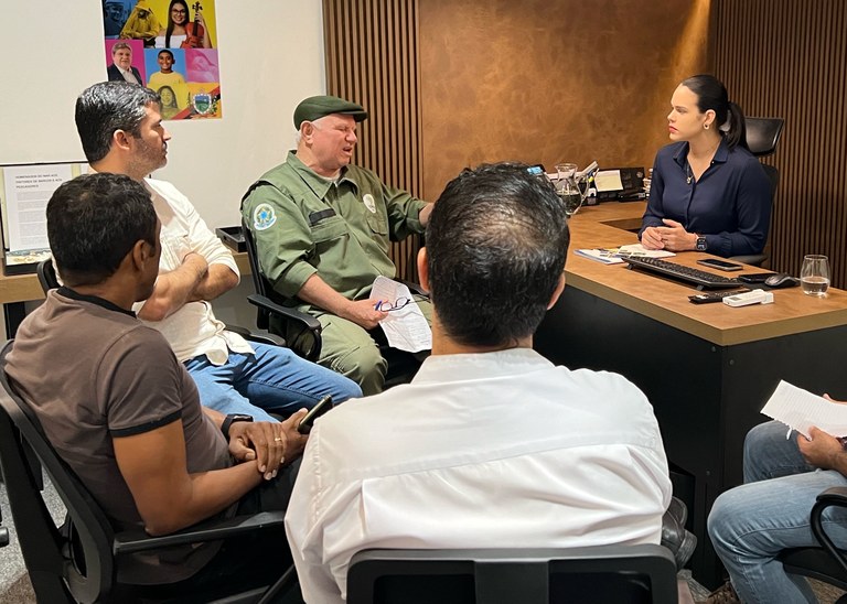 Semas recebe o gestor do Parque Nacional Serra do Teixeira para discutir políticas públicas ambientais para a região Semas recebe o gestor do Parque Nacional Serra do Teixeira para discutir políticas públicas ambientais para a região