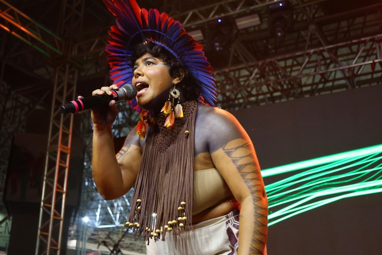 CLARA POTIGUARA1.jpg