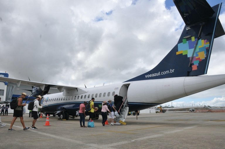 avião voo azul CG.jpeg
