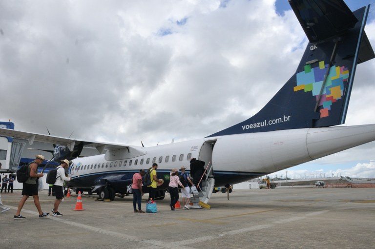 avião voo azul CG.jpeg