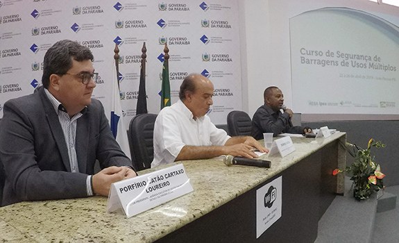 curso de seguranca de barragens e realizado em João Pessoa (3).JPG
