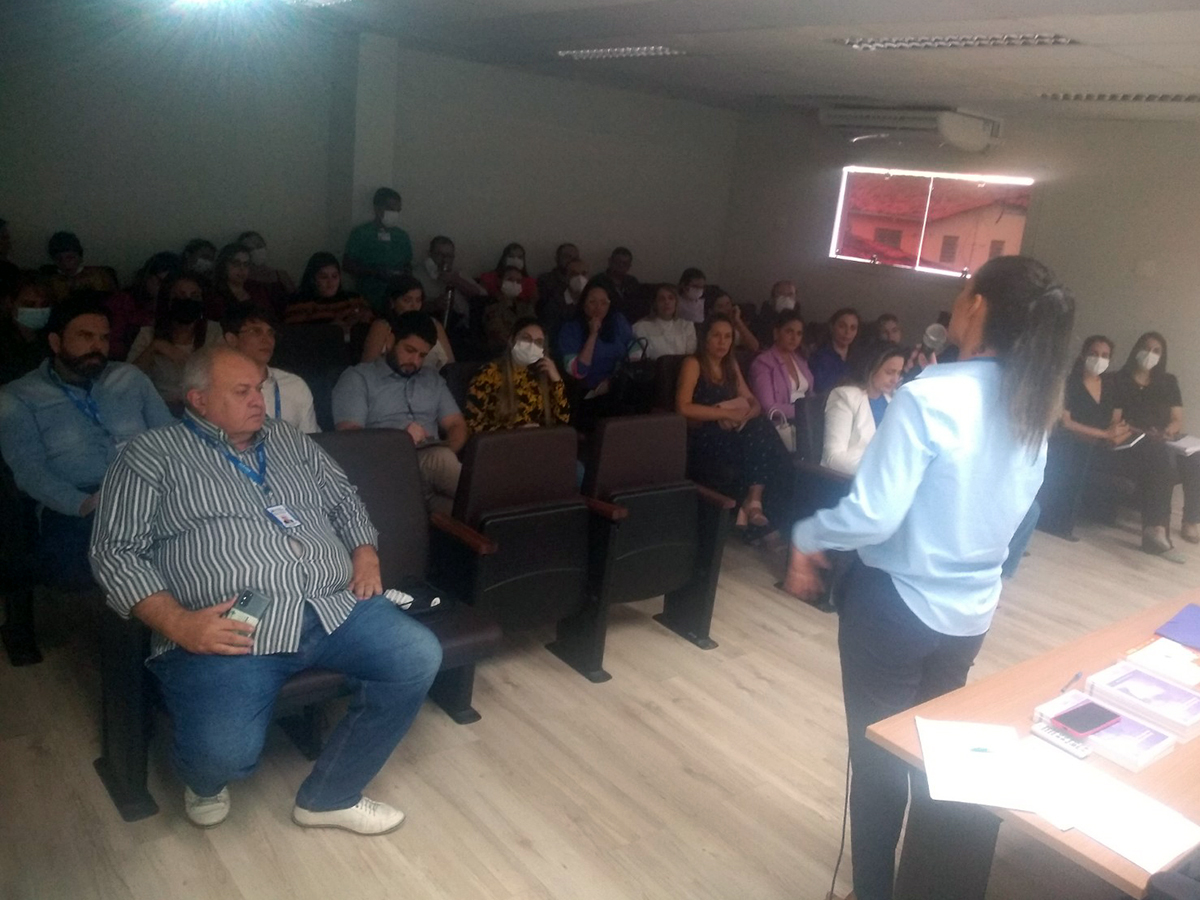 Reunião com dirigentes de hospitais (01).jpg