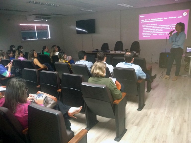 Reunião com dirigentes de hospitais (04).jpg