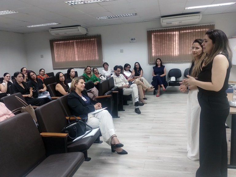 Oficina - Eventos Adversos - Natália Leal e Polianna (01).jpg