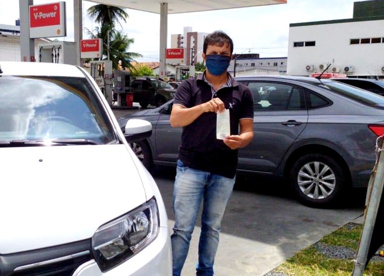Foto_Luis_justino_ganhador_premio_R$_2mil_OK.jpg