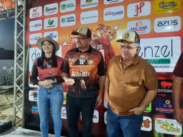 Secretario Joaquim Hugo com o prefeito João Paulo França e a vice-prefeita.jpg