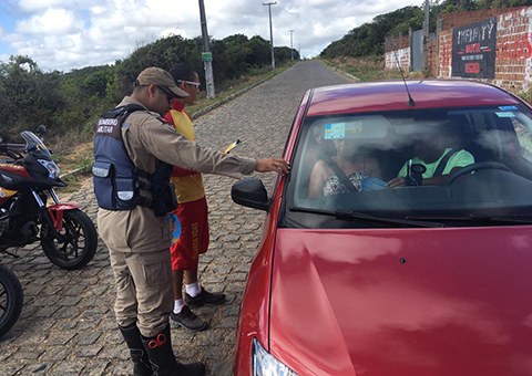 bombeiro-realiza-blitze-preventiva-7.jpeg bombeiro-realiza-blitze-preventiva-7.jpeg