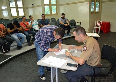 bombeiros-realizam-exames-psicologicos-2.jpg