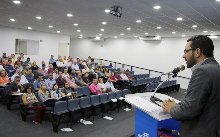 Cagepa discursa para participantes seminario compliance e gestao de risco (1).JPG